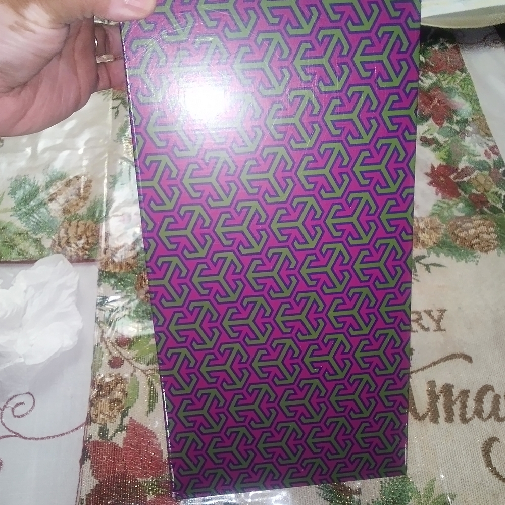Empty Tori Box - Picture 3 of 6